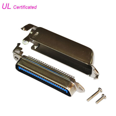 50 の Pin Matel カバーが付いている男性の Centronic のはんだの側面の記入項目のコネクターの堅いタイプ